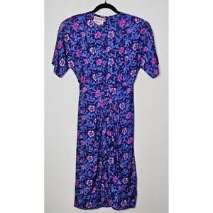 Maggy London Jeannene Booher Vintage 100% Silk Floral Dress Size 4 Blue Purple‎